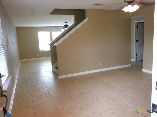 Foto del edificio - 617 San Augustine Blvd