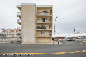 Foto del edificio - 51 Hiering Ave