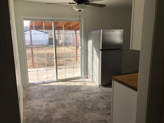 Building Photo - 3231 S Palisade Ave