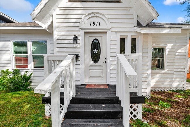 Building Photo - 1511 Scharpe St