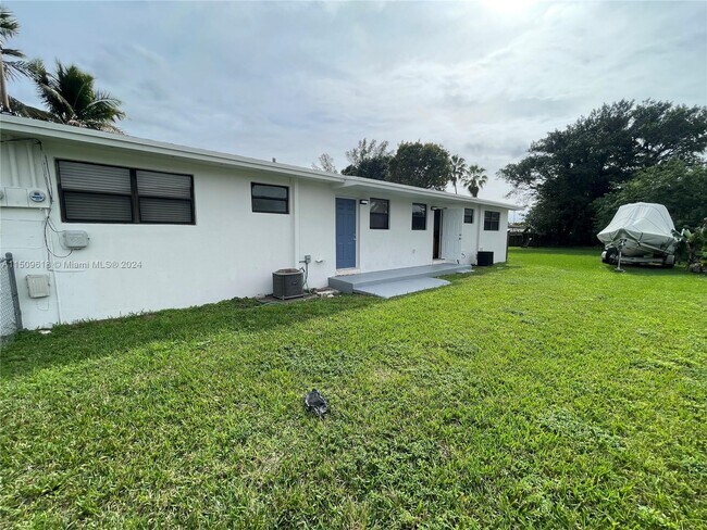 Foto del edificio - 9100 SW 27th St