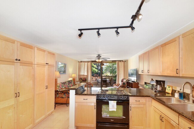 Building Photo - Charming 1BR/2BA Condo for Rent in Kona Pa...