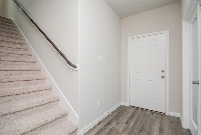 Building Photo - 4520 Danielle Gdns Ln