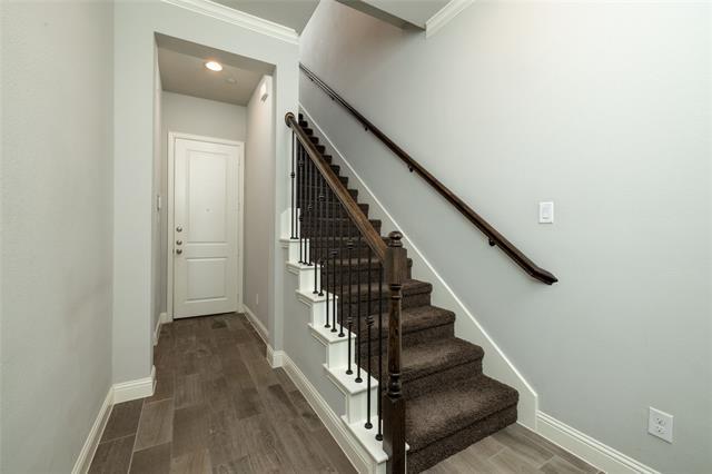 Foto del edificio - 583 W Royal Ln
