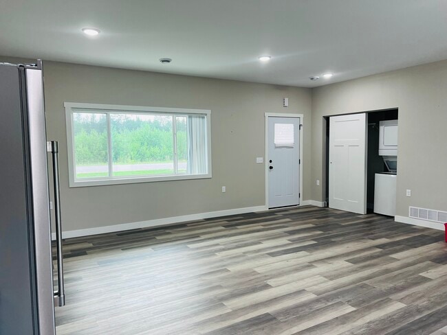 Building Photo - 835 Dorado Dr N