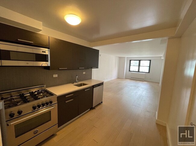 Building Photo - East 39th Street