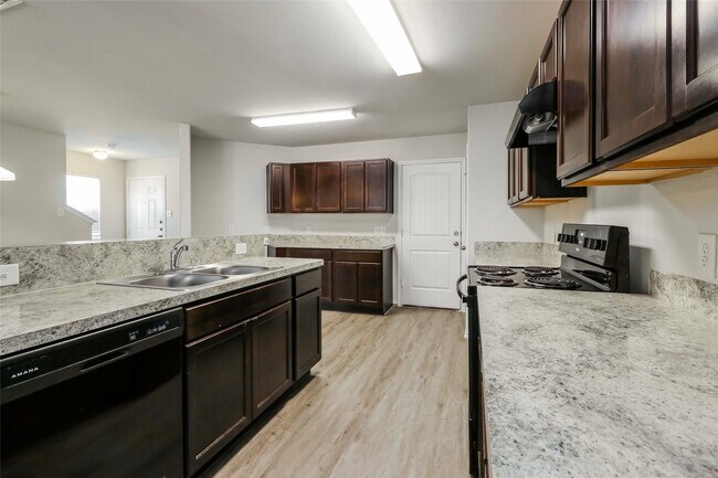 Foto del edificio - 13827 Forest Springs Ln
