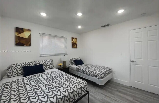 Foto del edificio - 11106 SW 4th St
