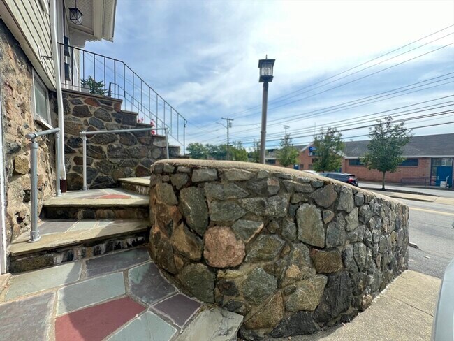Foto del edificio - 584 Humphrey St