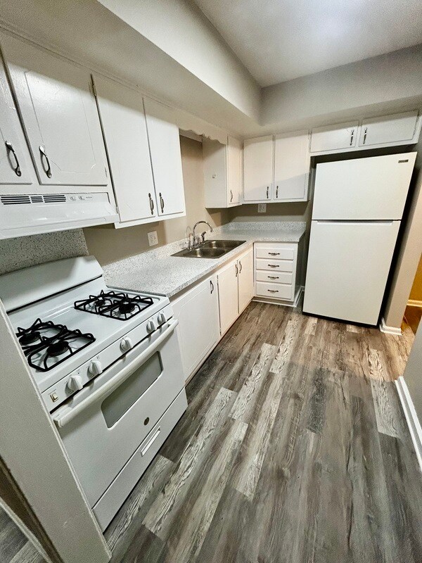 Foto del edificio - 1908 N 77th St