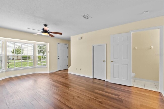 Foto del edificio - 37308 Embassy Pk Ln