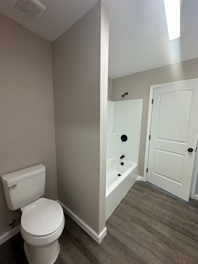 Foto del edificio - 3 Bed 2 Bath Brick Home - New Construction - Available NOW