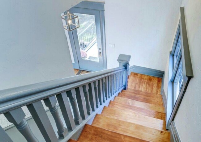 Foto del edificio - 1016 W Hays St