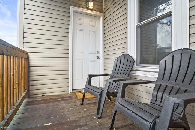 Building Photo - 2 br, 1.5 bath Condo - 21 Aldrich St