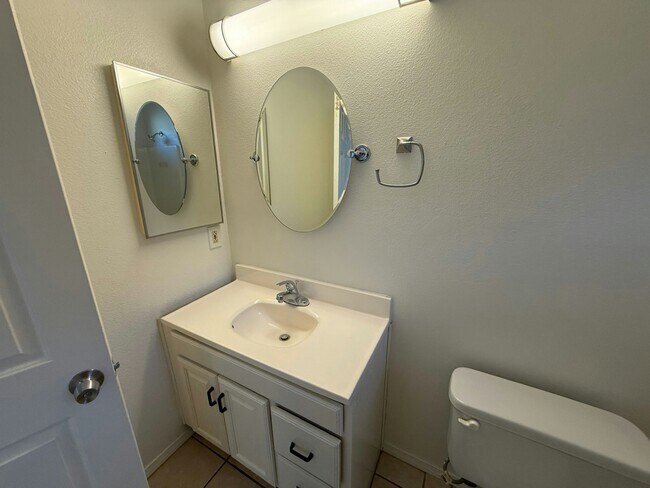 Foto del edificio - 1926 Haskell Rd