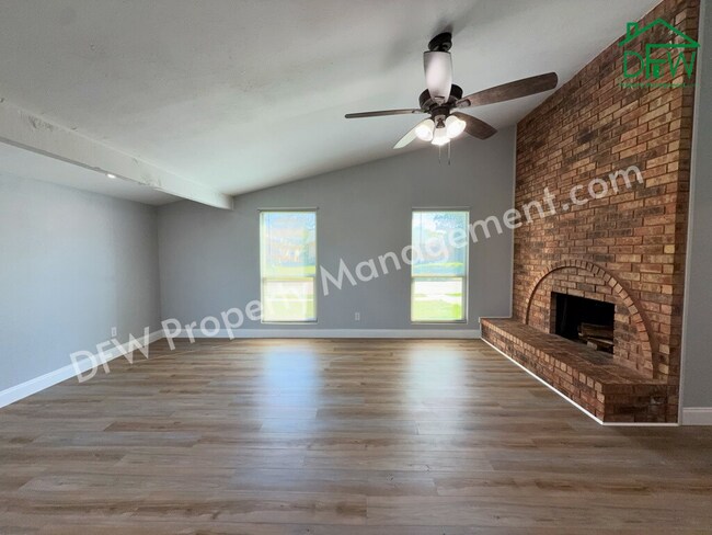 Foto del edificio - 8917 Vernon Dr