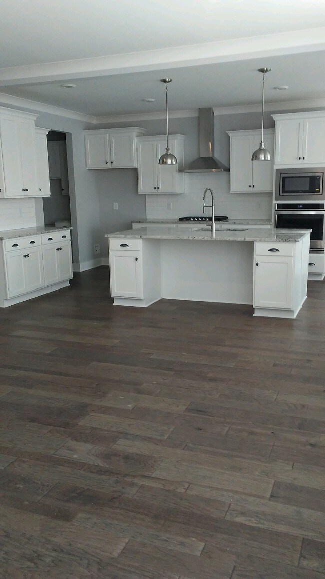 Building Photo - 643 Beamon Dr