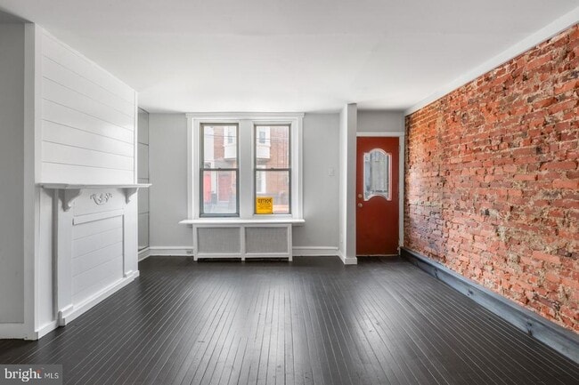 Building Photo - 2341 Watkins St