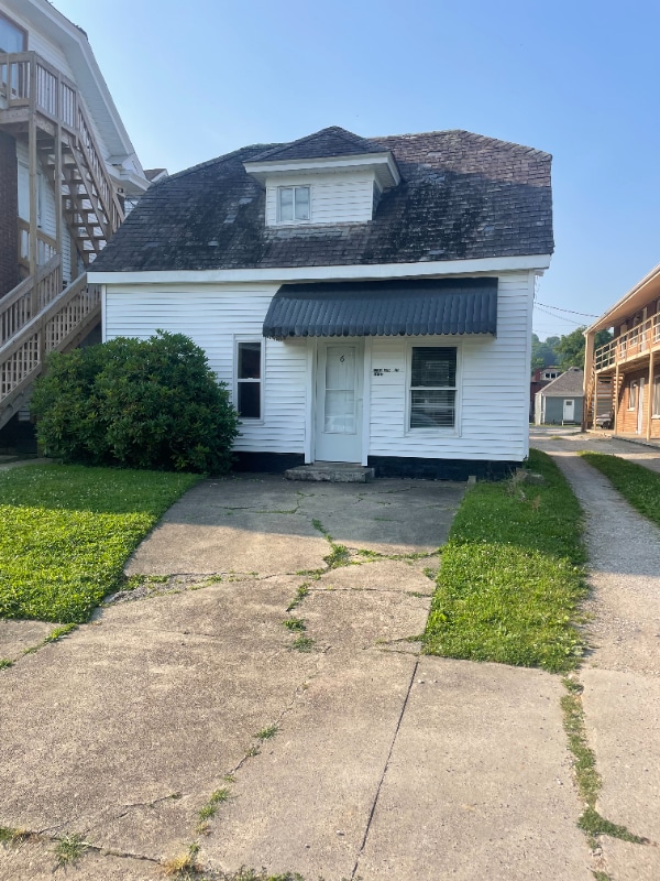 Building Photo - 1003 8th St