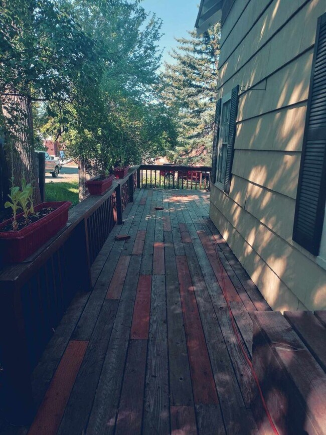 Foto del edificio - Charming 5 Bed, 2 bath home in the heart o...