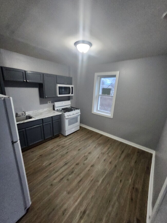 Unit 2 Kitchen - 11727 S Lowe Ave