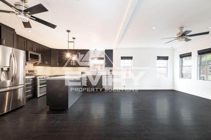 Foto principal - Primary Home and ADU for rent Division St ...