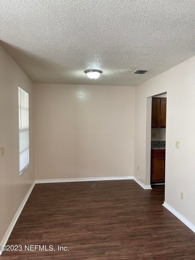 Foto del edificio - 456 Crabapple Ct