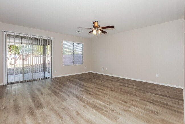 Building Photo - 24455 N Good Pasture Ln