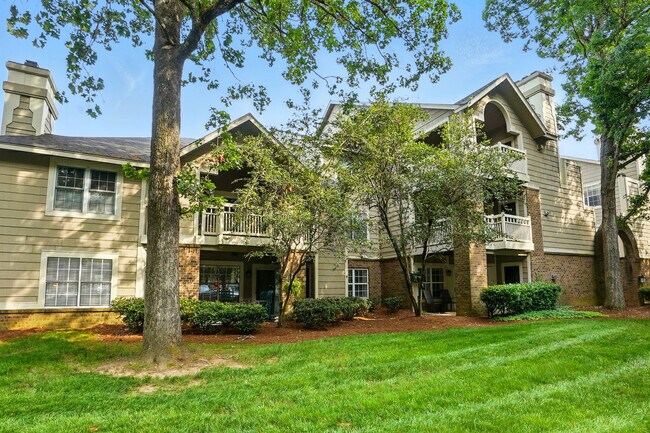 Foto del edificio - 5007 Sharon Rd