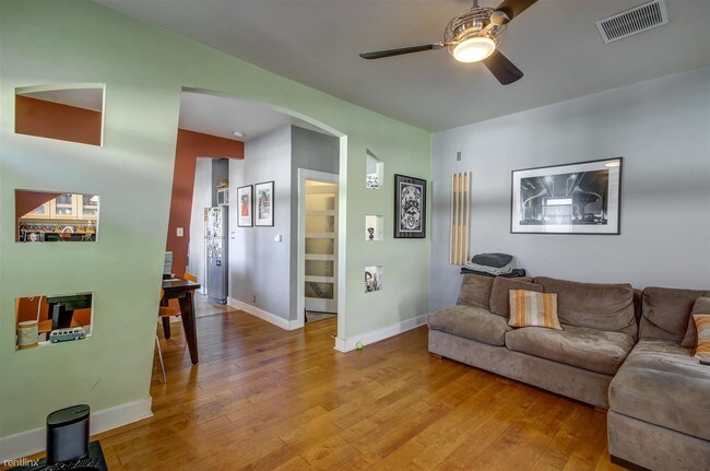 Foto del edificio - 1 br, 1 bath  - 2227 N 9th St