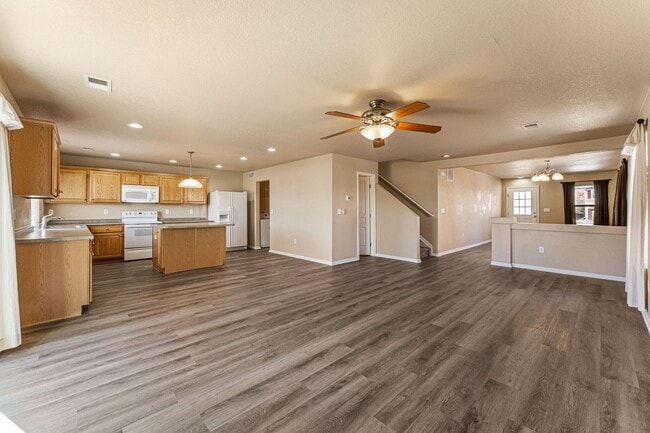 Building Photo - Backs to Open Space!