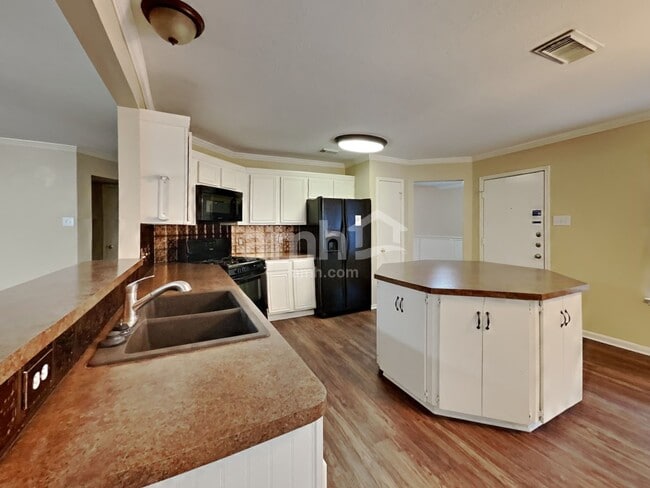 Building Photo - 30826 Trinket Dr