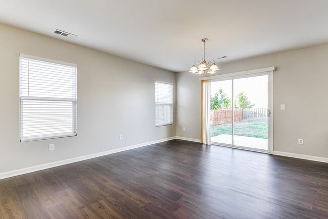 Foto del edificio - 6037 Ladish Ln