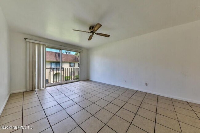 Foto del edificio - Condo by the Water