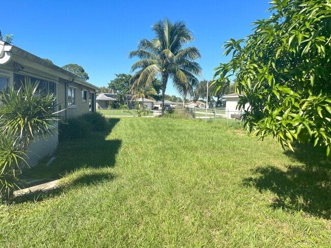 Foto del edificio - 2901 SW Birtle Ct