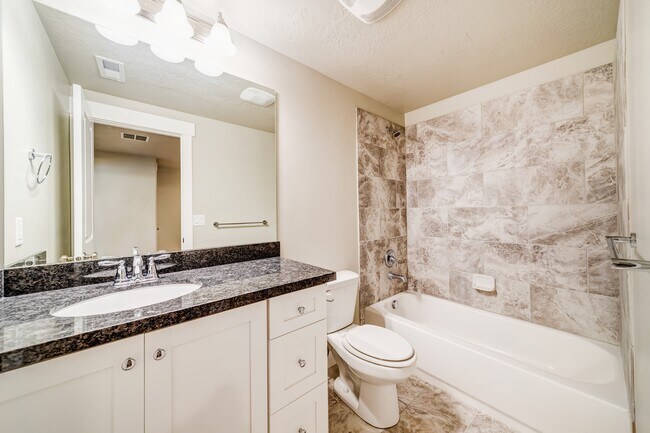 Building Photo - 4415 W Glendon Dr