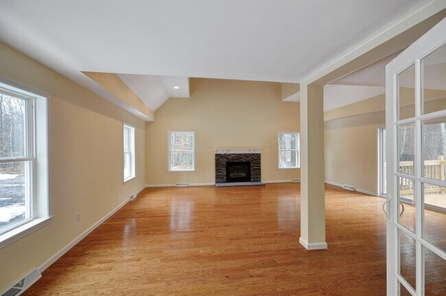 Building Photo - 73 Hall Rd