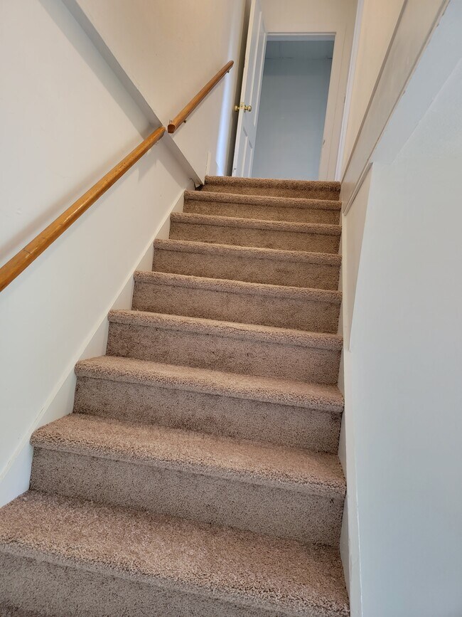 Foto del edificio - 7 Holly Tree Rd