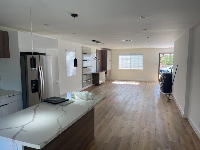 Building Photo - 7051 Garden Grove Ave