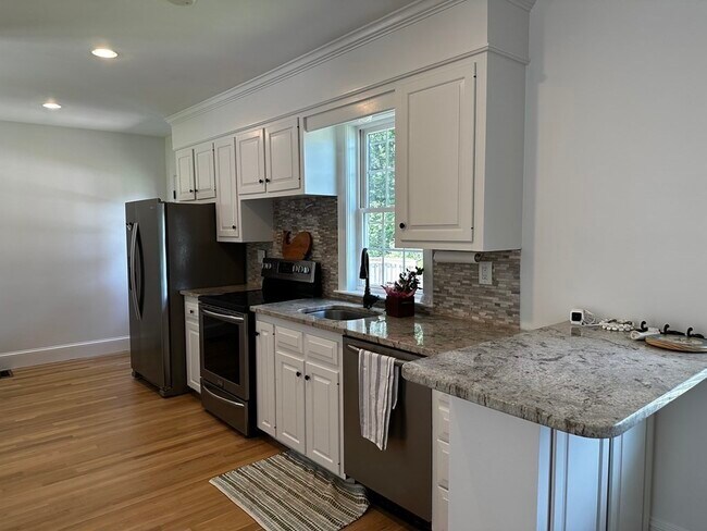 Building Photo - 26 Old Oaken Bucket Rd