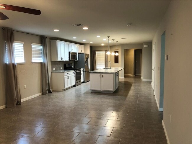 Building Photo - 411 Kickapoo Creek Ln