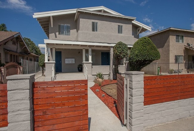 Front of Property - 219 N Ave 54
