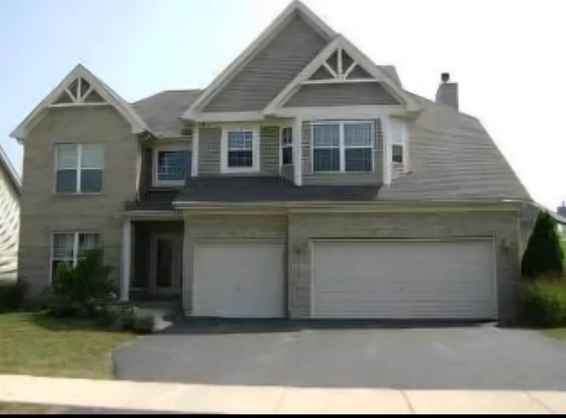 Foto principal - 165 Fieldcrest Dr