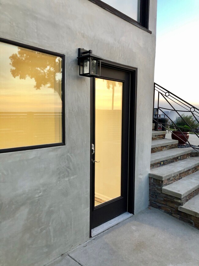 Main front entrance from gated patio - 5111 Onacrest Dr