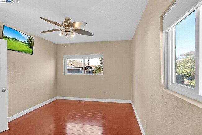 Foto del edificio - 1229 Whitton Ave
