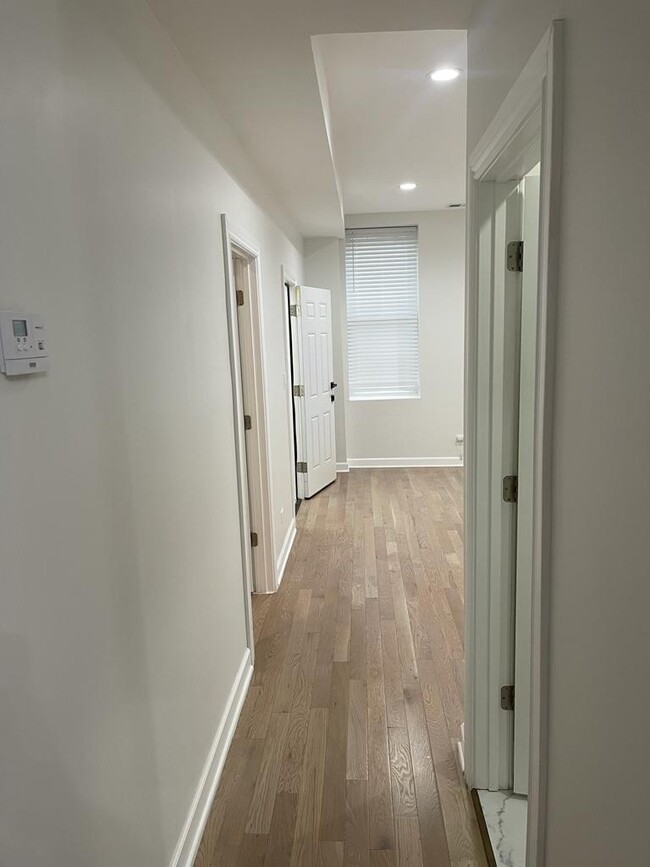 Foto del edificio - 2946 N Rockwell St