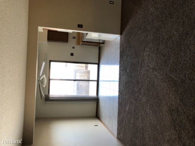 Foto del edificio - 619 S Mt Carmel St