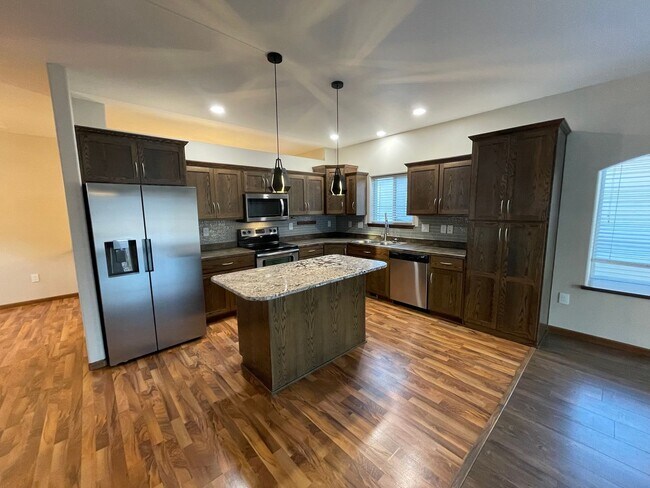 Foto del edificio - Beautiful 3 Bed, 2 Bath Home in Moorhead -...