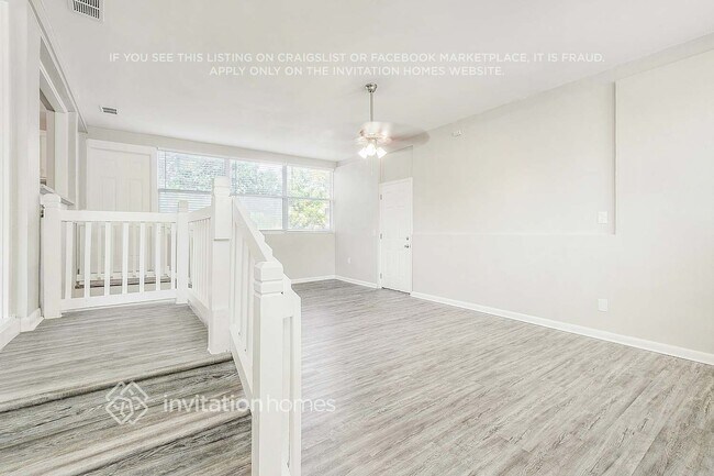 Building Photo - 2459 Mercer Cir S