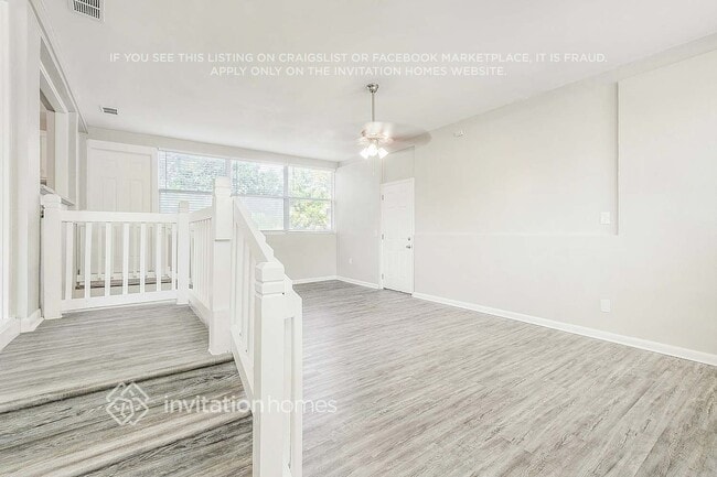 Foto del edificio - 2459 Mercer Cir S